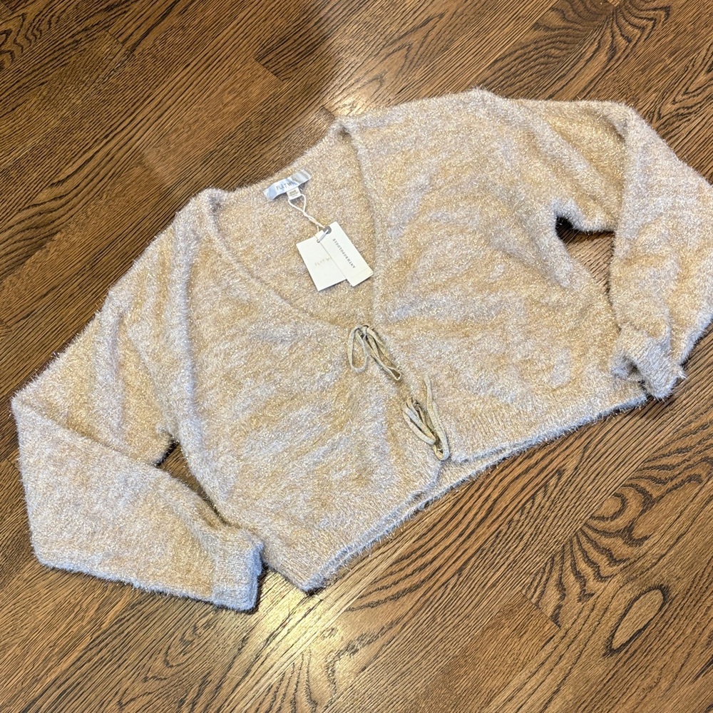 Anthropologie Flat White Textured Lurex gold metallic Cardigan,ties,one size 🎄